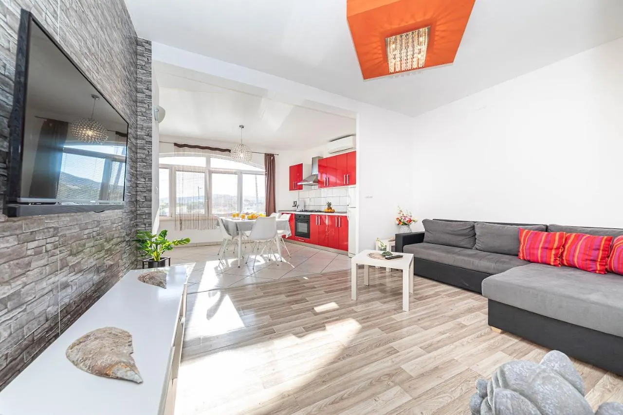 Apartment Marino Kaštela 0*,