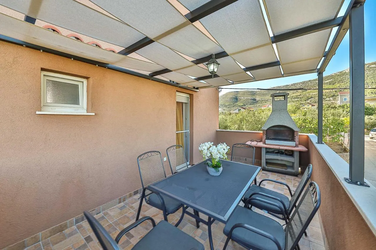 Apartment Marino Kaštela
